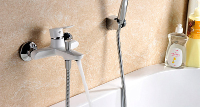 Смеситель Triton Панама 16304W-D125 для ванны с душем