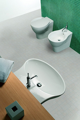 Биде напольное Hatria Nido пристенное