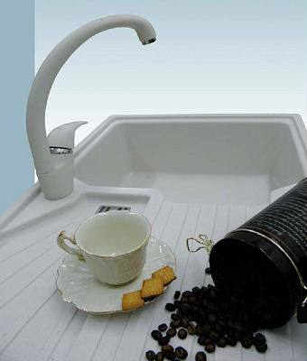 Смеситель GranFest 1024 для кухонной мойки белый