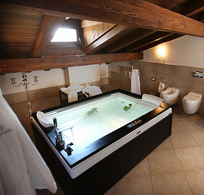 Акриловая ванна Jacuzzi Aura Plus