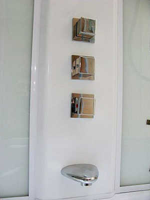 Душевой бокс Triton Омега (стекло с мат. вставками)